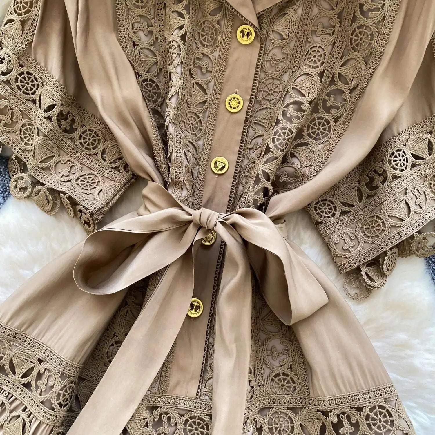 Abiti midi scavati di lusso Camicia da donna Vacanza estiva Elegante bottone monopetto Cintura in pizzo Ricamo Vestido lungo da festa