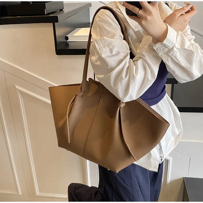 Estate nuova borsa tote di grande capacità moda alla moda modello litchi tinta unita trama semplice borsa monospalla sotto le ascelle