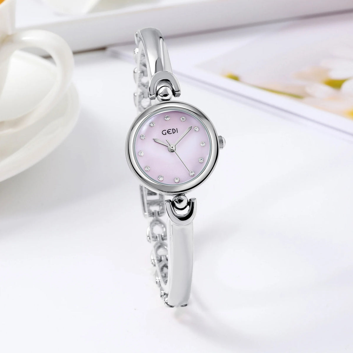 UTHAI W34 Orologio da polso da donna Luce di lusso Semplice squisito quadrante rotondo Orologio impermeabile Lady Fashion Orologi al quarzo coreani