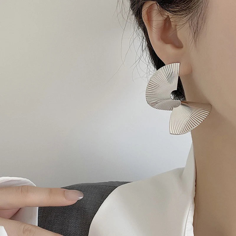 Orecchini di dichiarazione a spirale intrecciati retrò per le donne Orecchini di temperamento di nozze per feste Geometria Orecchini in metallo color argento dorato