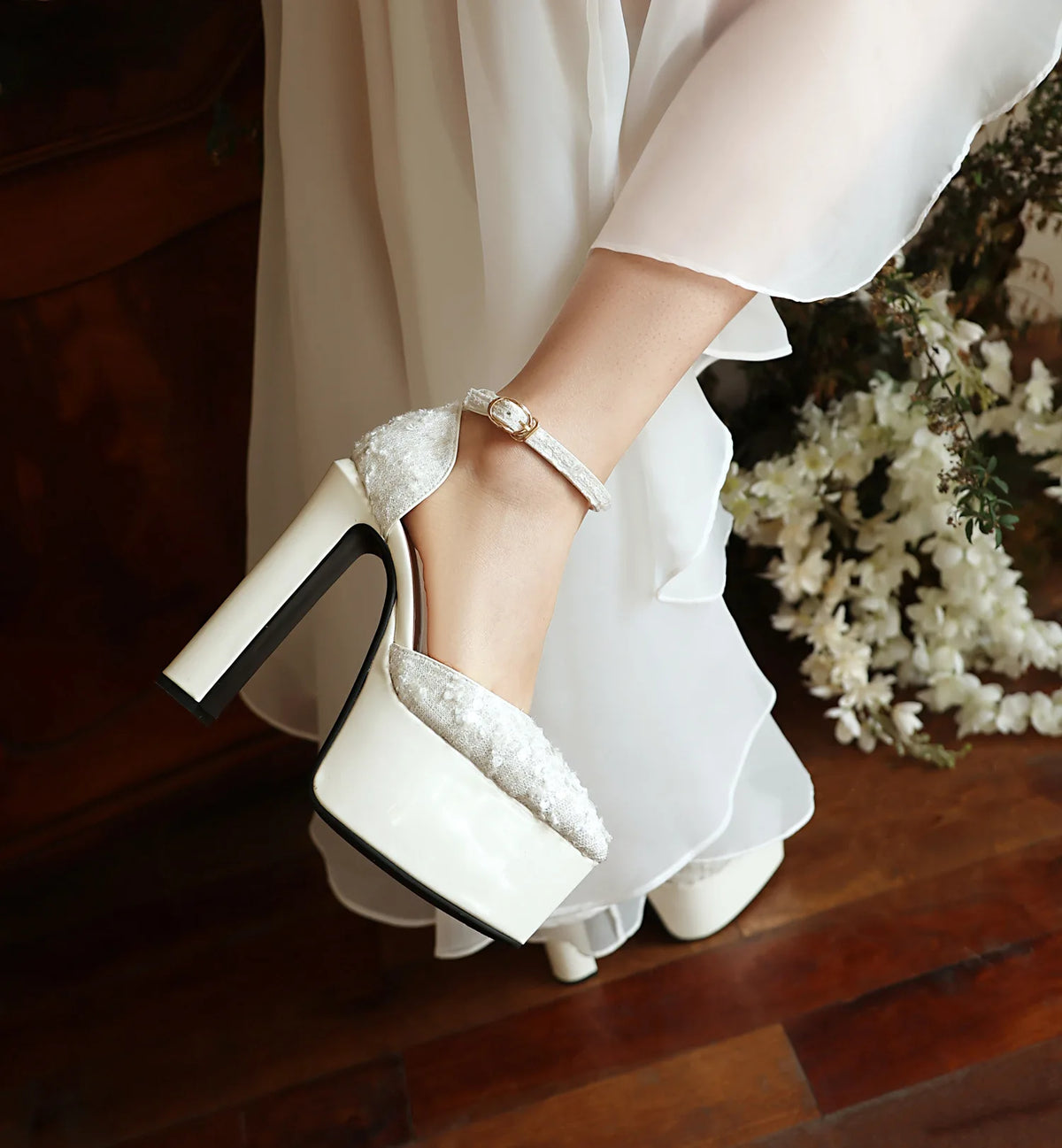 Sandali a punta neri con cinturino alla caviglia sexy per le donne Piattaforma estiva 15CM Scarpe eleganti da festa con paillettes lucide Tacchi alti vuoti laterali neri