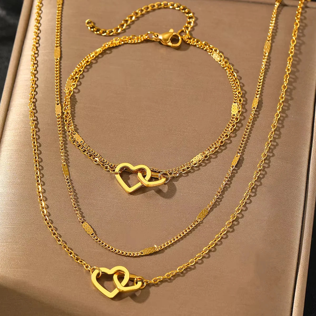 Atmosfera di moda Bracciale a cuore Collana d'amore Set di gioielli di design a doppia catena per le donne