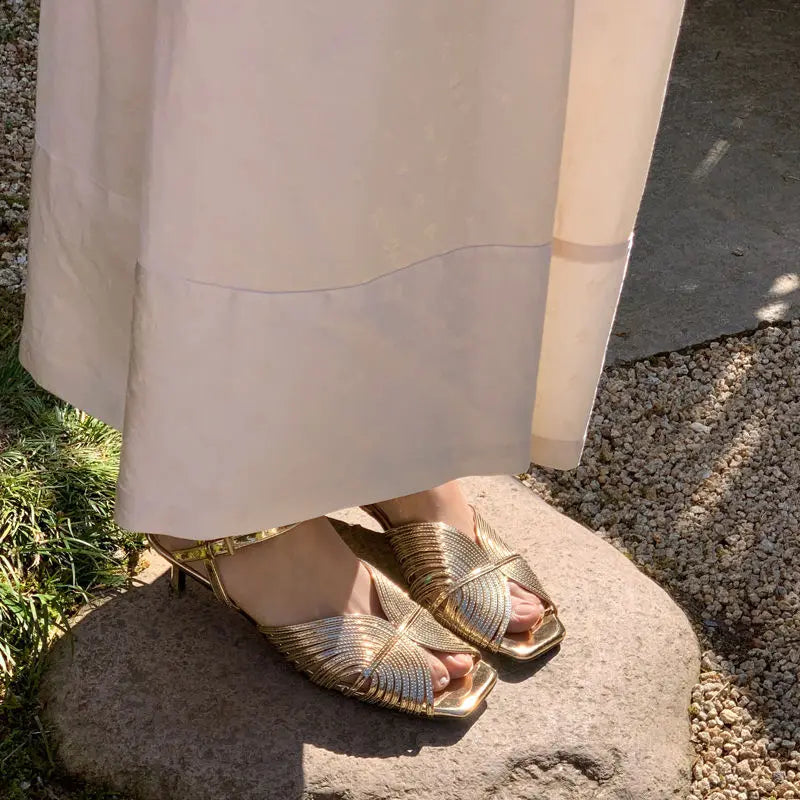 Sommer 2025 Goldene Damen-Sandalen Offene Zehenpartie Schnallen Mittelhohe Absätze Damen-Schuhe Korea Komfort Beste FH
