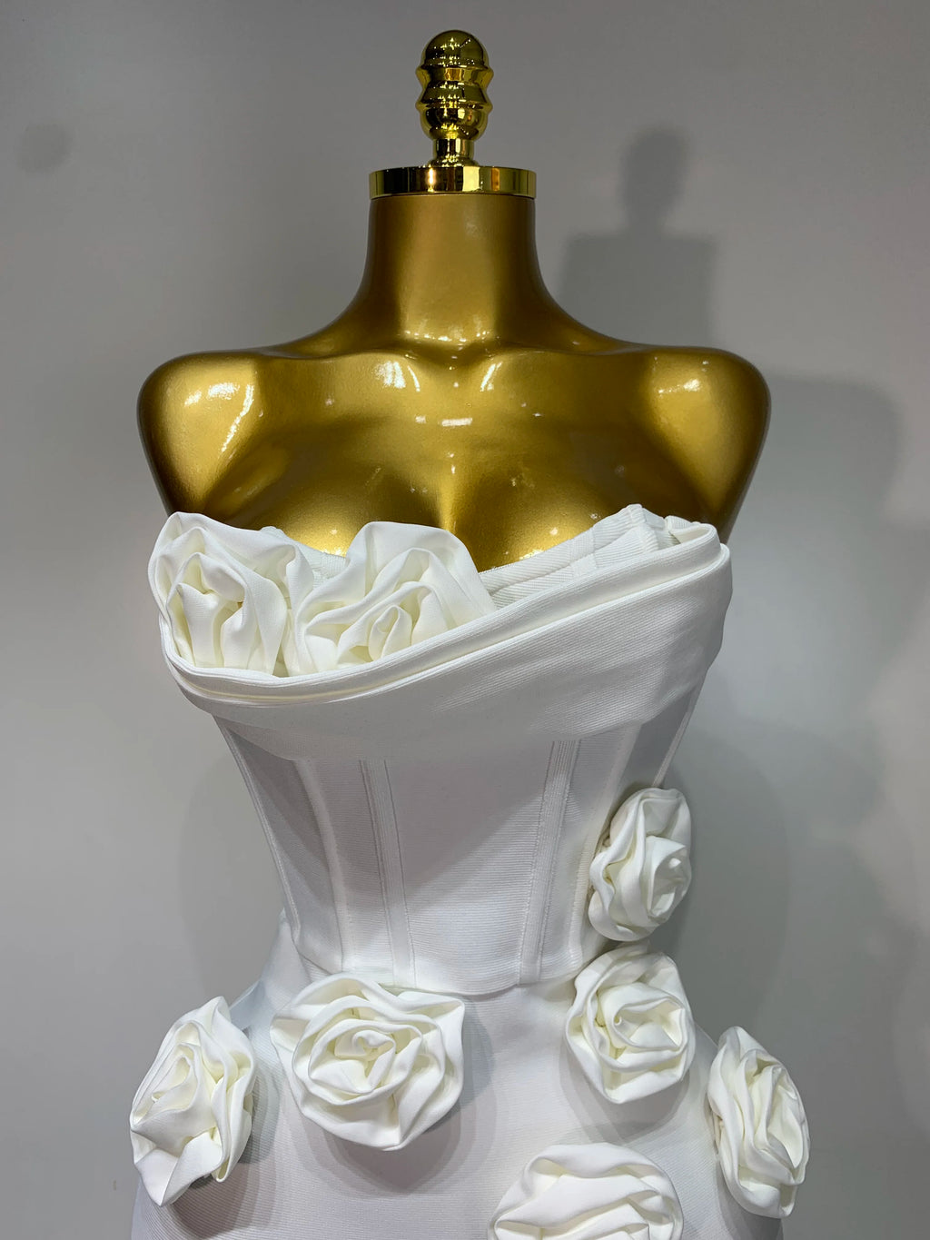 2025 Le più nuove donne sexy senza spalline backless fiore rosso vestito dalla fasciatura midi Celebirty eleganti abiti da sera per feste di compleanno