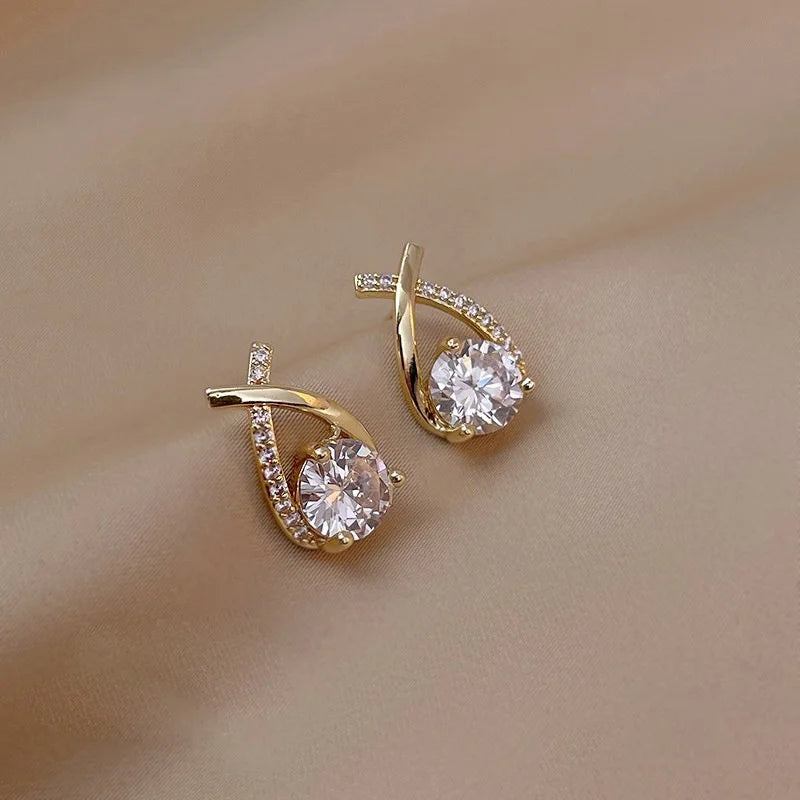 SKEDS Orecchini a croce alla moda per donne Ragazze Stile coreano Eleganti gioielli in cristallo Anelli per orecchie Orecchini a coda di pesce da donna Regalo