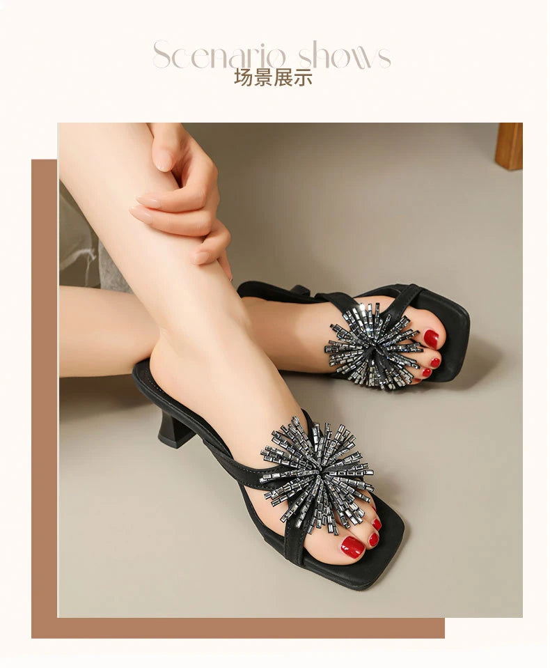 Damen-Sommersandalen 2026 Neue High-End-Outdoor-Trend-Strass-Sandalen mit klobigem Absatz
