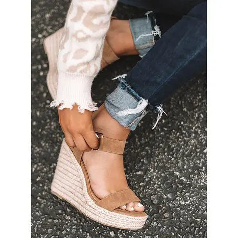 Sandali con tacco da donna Estate 2025 Espadrillas Sandali da donna Comfort Cinturino con fibbia Scarpe con plateau per donna Nuovi sandali con tacco