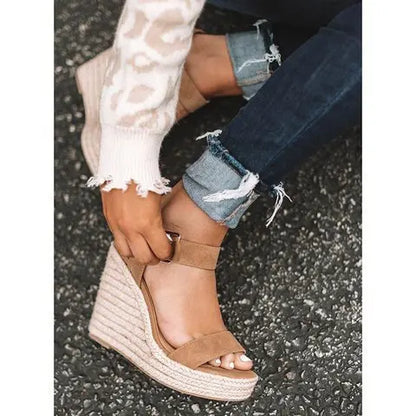 Sandali con tacco da donna Estate 2025 Espadrillas Sandali da donna Comfort Cinturino con fibbia Scarpe con plateau per donna Nuovi sandali con tacco
