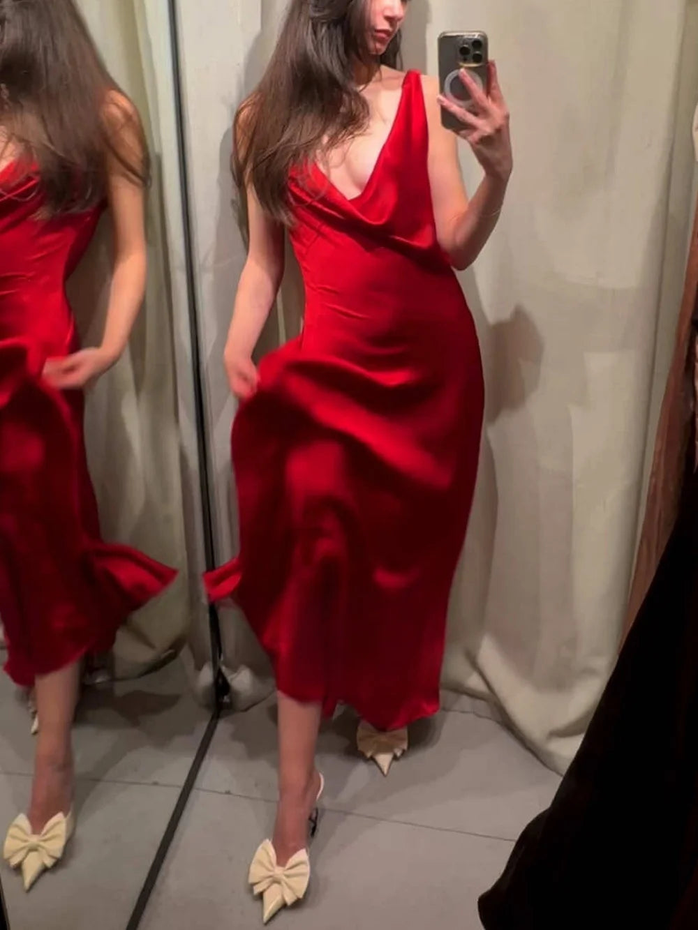 Summer sexy pleated satin chic red women party dress sleeveless beach maxi dress new commuter high street style