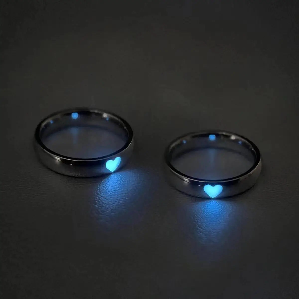 Anello aperto con zirconi vegetariani a tema amore per donna, design accattivante, stile raffinato, lusso discreto, anello personalizzato per l'indice.