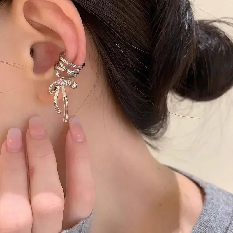 Orecchini con polsino dell'orecchio della farfalla rosa per le donne ragazze Fashion Bowknot No Piercing Clip orecchino Piercing finto Clip di balletto su gioielli