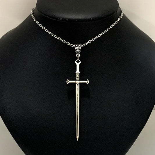 Nuova collana di spada, collana con pugnale, ciondolo spada, pagano, gotico, stregoneria, incantesimi, stregoneria, streghe, gioielli medievali.