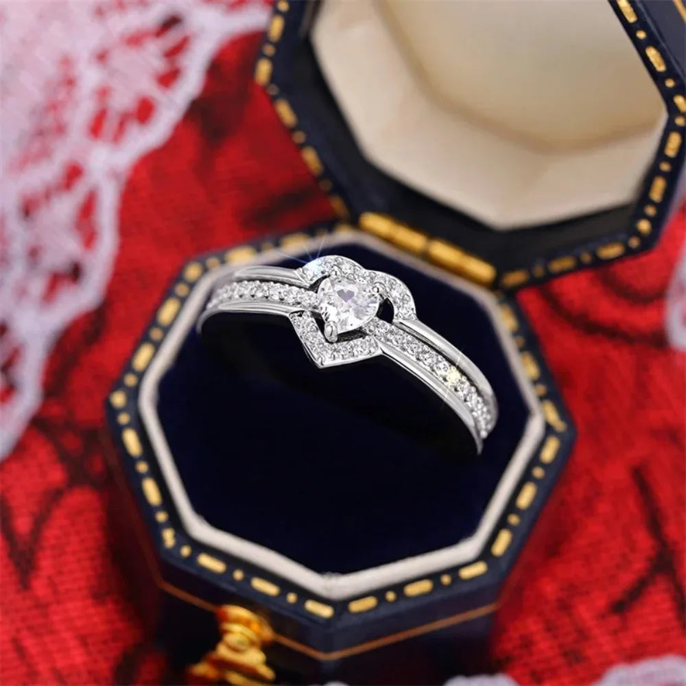 Anello Nuziale Romantico in Argento Sterling 925, Gioiello Femminile con Cuore Brillante in Zirconia, Accessorio per Dito, Anello di Fidanzamento