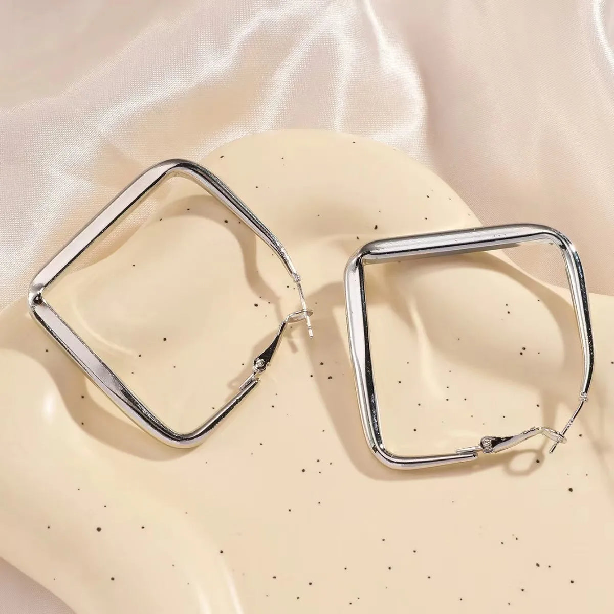 Orecchini a cerchio quadrati color oro moda per le donne Gioielli esagerati con orecchini a cerchio irregolari geometrici in metallo