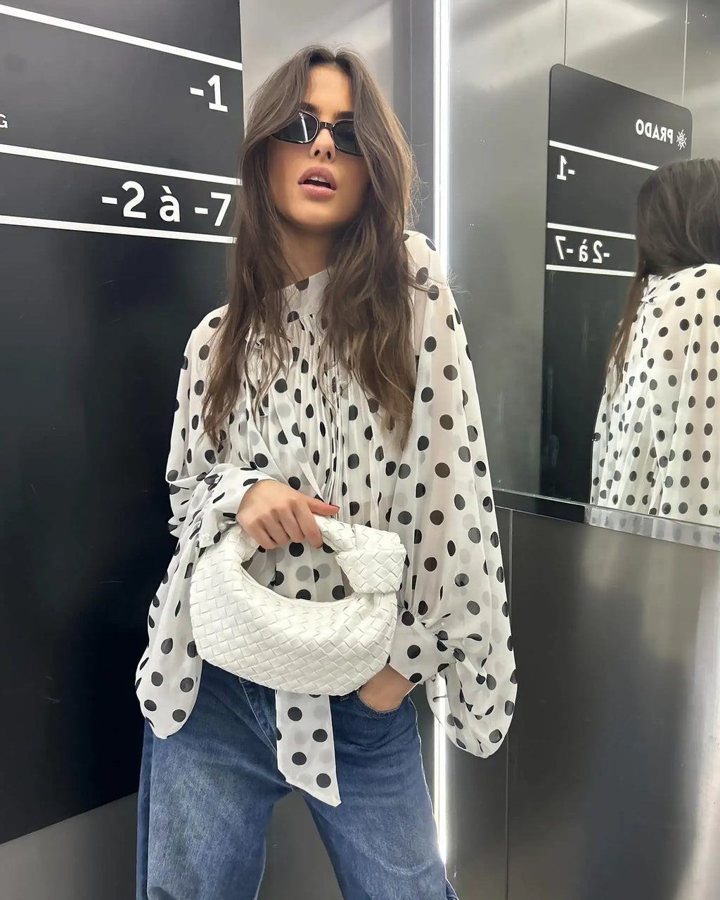 Elegante Camicia Retrò a Pois con Lacci da Donna, Maniche Lunghe a Lanterna, Trasparente e Scavata, Blusa Larga 2026, Top da Donna per il Quotidiano e il Lavoro
