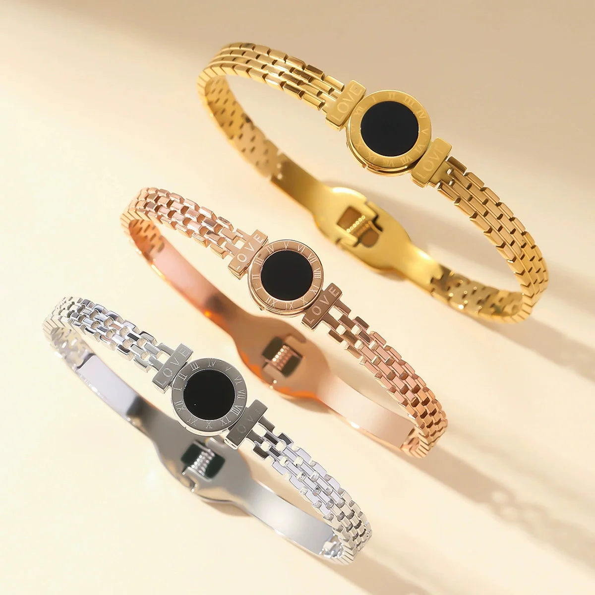 Bracciale alla moda per donna, bracciale da coppia in acciaio inossidabile acrilico nero con numeri romani incisi, regalo per ragazza
