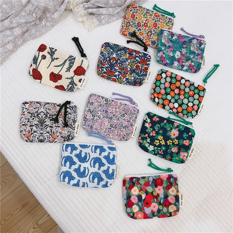 Portamonete in cotone con stampa floreale fresca estiva Mini portaoggetti Borsa in stoffa piccola Borsa per cuffie Borsa per cosmetici da viaggio Borsa per trucco