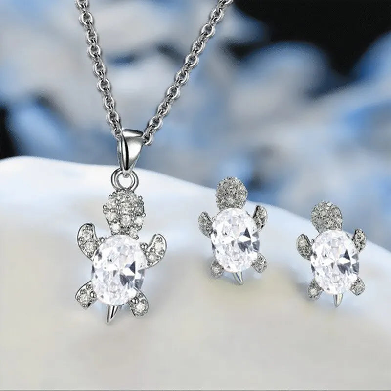 Set di orecchini con collana placcati in argento da 3 pezzi da donna a forma di tartaruga in stile moda di lusso leggero con diamante in vetro multicolore