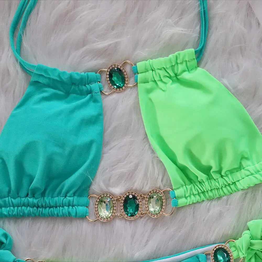 2026 Bikini da donna a due pezzi con scollo all'americana e inserti di diamanti, modello intagliato, costume da bagno da spiaggia