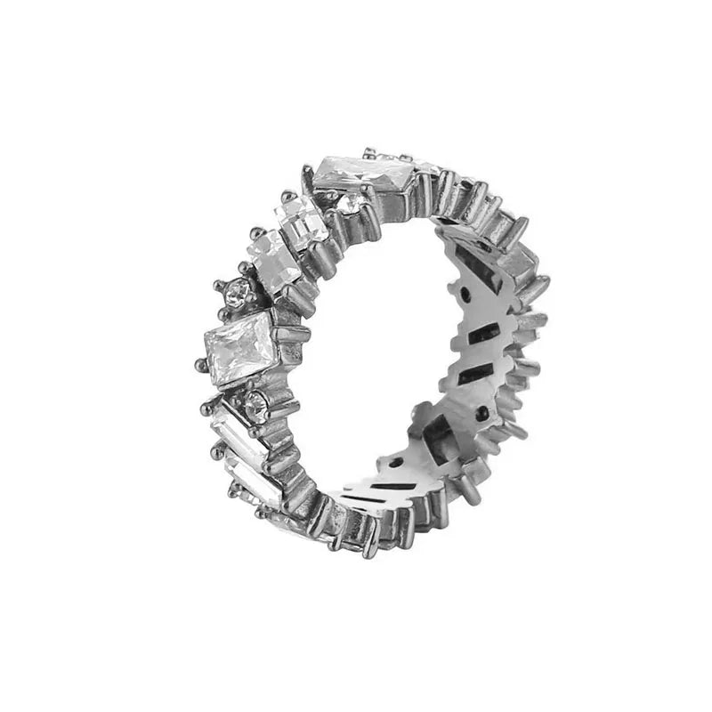 Anello minimalista con cuore d'amore in acciaio inossidabile per donna Anelli con zirconi intarsiati Gioielli di moda romantici impermeabili color oro