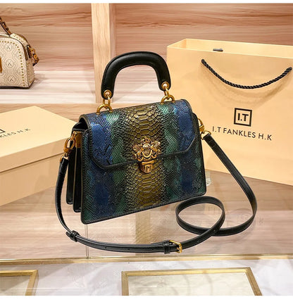 Borsa da donna leggera di marca di lusso per la primavera e l'estate 2025, borsa a tracolla di alta qualità del designer, borsa a tracolla alla moda,