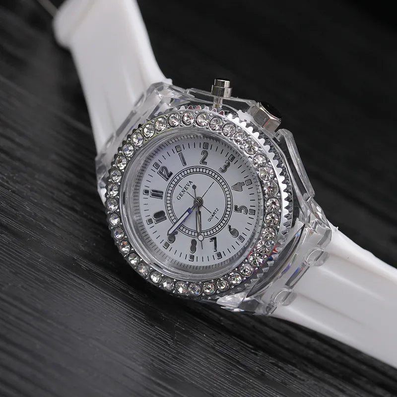 led Flash Orologio luminoso Tendenze della personalità studenti amanti gelatine donna orologi da uomo 7 colori luce Orologio da polso bayan kol saati
