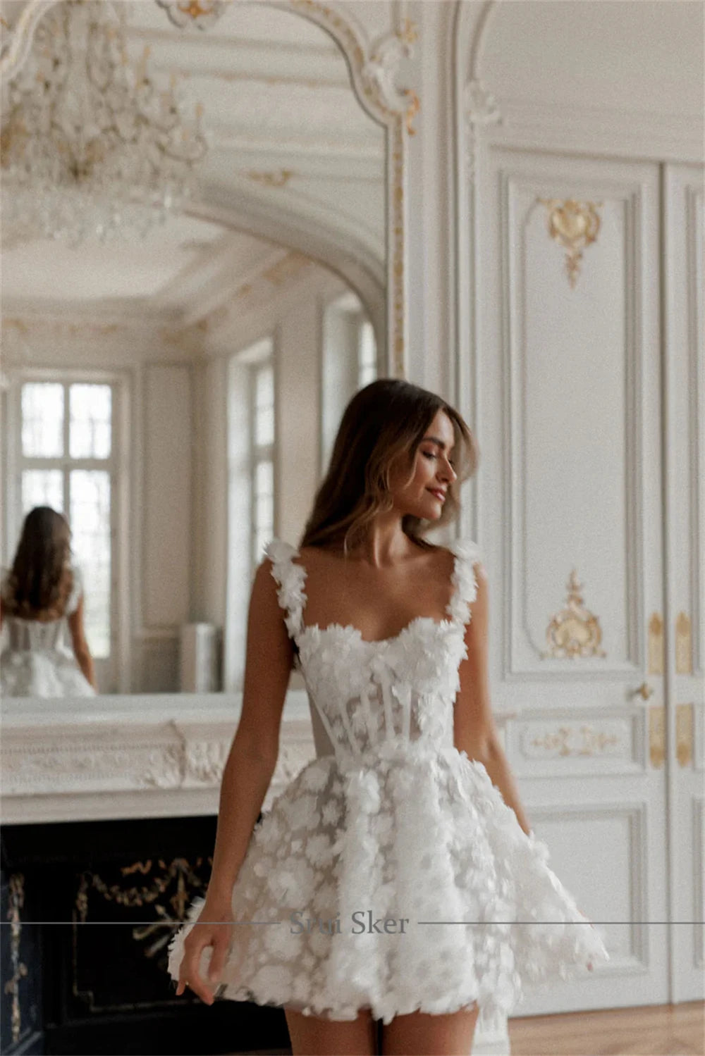 Mini abito da sposa corto splendido con spalline squisite in pizzo 3D personalizzato per uno stile unico e alla moda