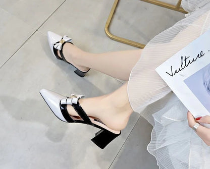 Pantofole da donna e sandali da donna Gioielli Estate 2025 Ciabatte con cristalli Scarpe a punta Ciabatte con tacco nero Rhenstone con fiocco Y