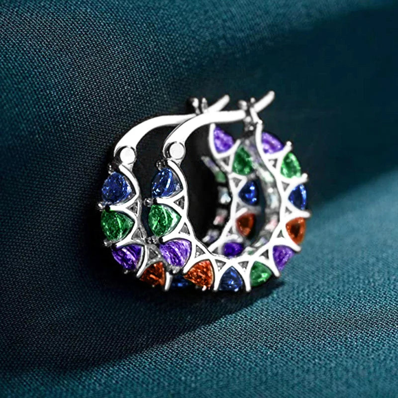 Huitan Orecchini a cerchio da donna unici intarsiati con zirconi brillanti Accessori speciali alla moda Gioielli per la festa nuziale quotidiana