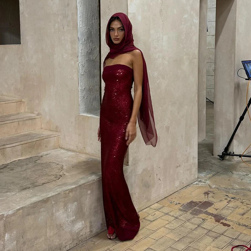 Abito da festa lungo senza schienale senza maniche con paillettes chic Abiti lunghi con spalle scoperte alla moda per le donne 2025 Nuovo pacchetto sui fianchi Abiti slim