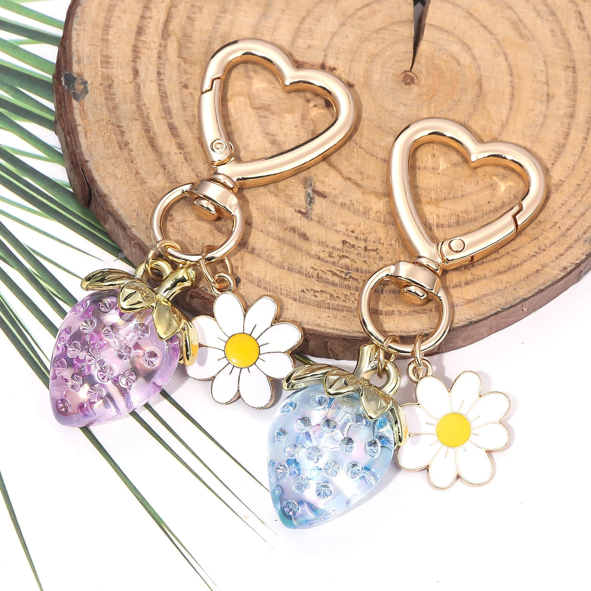 Simpatico portachiavi con ciondolo a forma di borsa con fragola, cuore Kawaii, fiore, margherita, portachiavi per donne, ragazze, borsa, ciondolo, accessori regalo