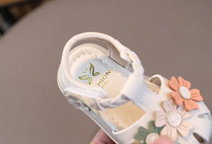 Leichte LED-Kinderschuhe in neuer Mode für den Sommer – schlichte und vielseitige Retro-Mädchenschuhe – elegante und leichte Prinzessinnen-Blumen-Kindersandalen