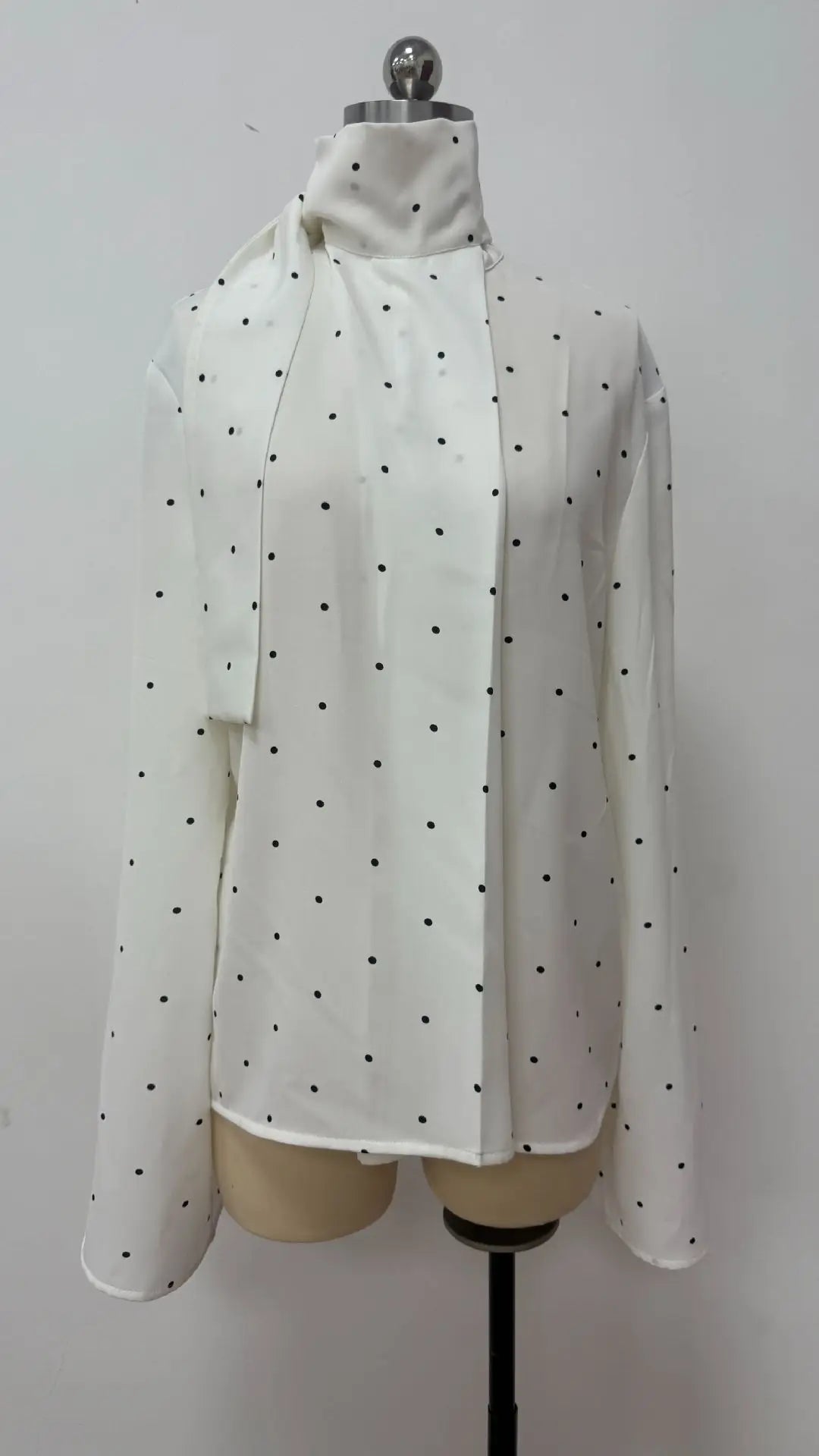 Eleganti Camicette da Donna con Sciarpa a Pois, Camicie a Maniche Lunghe e Vestibilità Ampia, Nuove Camicette Casual da Ufficio per il 2026, Top da Donna in Bianco, Nero e Marrone