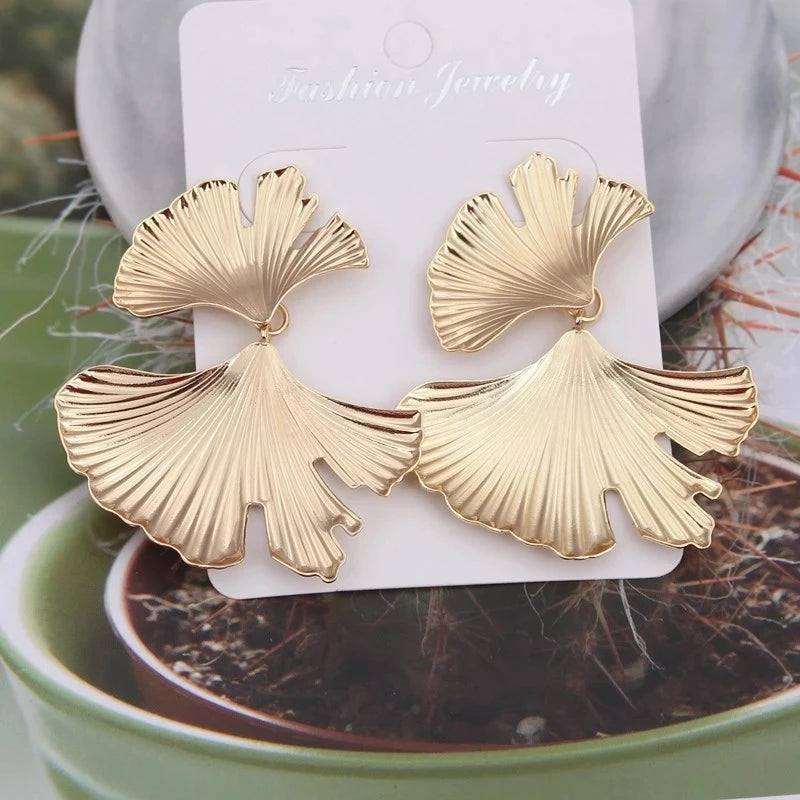 Moda geometrica color oro Ginkgo Biloba forma di foglia orecchino a goccia personalità creativa semplice punk donna ciondola gioielli orecchino