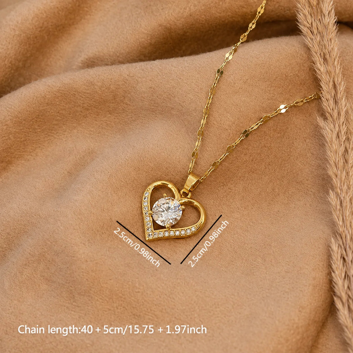 Collezione di collane da donna, Collana originale, Collana da donna con cuore in oro, Collana con pendente in zirconia scintillante, Regalo di gioielleria