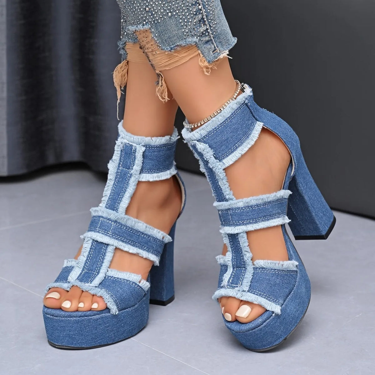 Sandales d'été pour femme Nouvelle plateforme en denim bleu Sangle de cheville Chaussures à talons hauts pour femme Sandales sexy à bout ouvert mode d'extérieur
