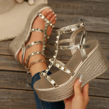 Damen Sandalen Sommer Neue Outdoor Strandsandalen Designer Freizeit Sandalen Bequeme Warme Flache Keilabsatz Damenschuhe