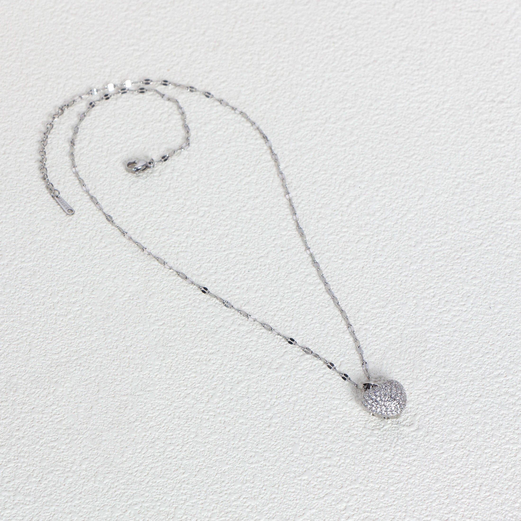 Set con ciondolo a forma di cuore con zirconi, temperamento femminile, collana in acciaio inossidabile placcato oro, regali di gioielli per feste di nozze