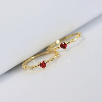 Huitan Squisito Rosso Amore CZ Proposta di Fidanzamento Anelli per Le Donne Fascia Sottile Estetica Gioielli di Moda Femminile Fantasia Regalo di Compleanno