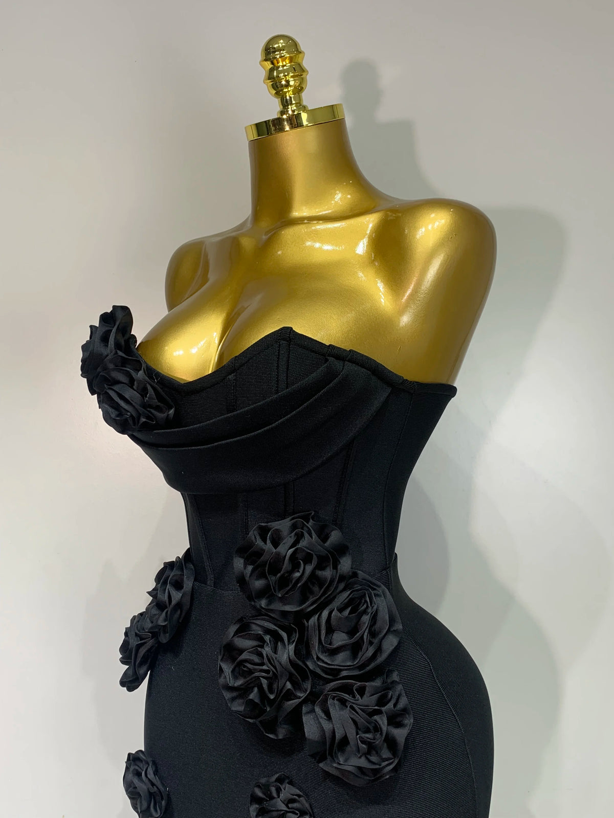 2025 Le più nuove donne sexy senza spalline backless fiore rosso vestito dalla fasciatura midi Celebirty eleganti abiti da sera per feste di compleanno