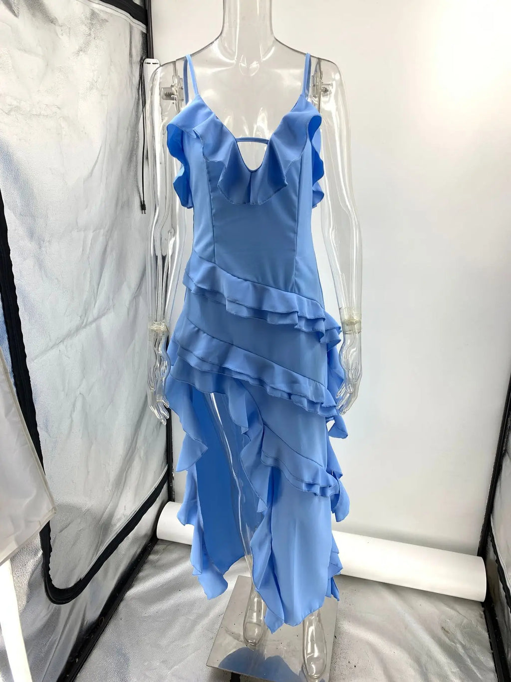Sommer heißes sexy Camisole Mode Asymmetrisches unregelmäßiges einfarbiges V-Ausschnitt-Kleid Formelles Krawatten-Strandkleid