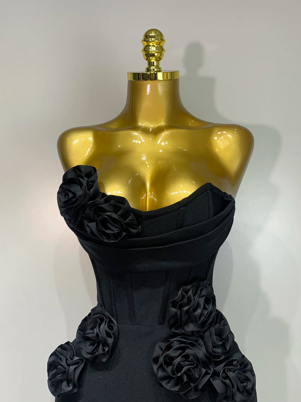 2025 Le più nuove donne sexy senza spalline backless fiore rosso vestito dalla fasciatura midi Celebirty eleganti abiti da sera per feste di compleanno