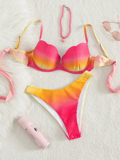 Damen Bikini-Set in Pink-Orange-Ombre, gewelltes Bügel-Oberteil mit hohem Beinausschnitt, 2-teilige Bademode für den Strand