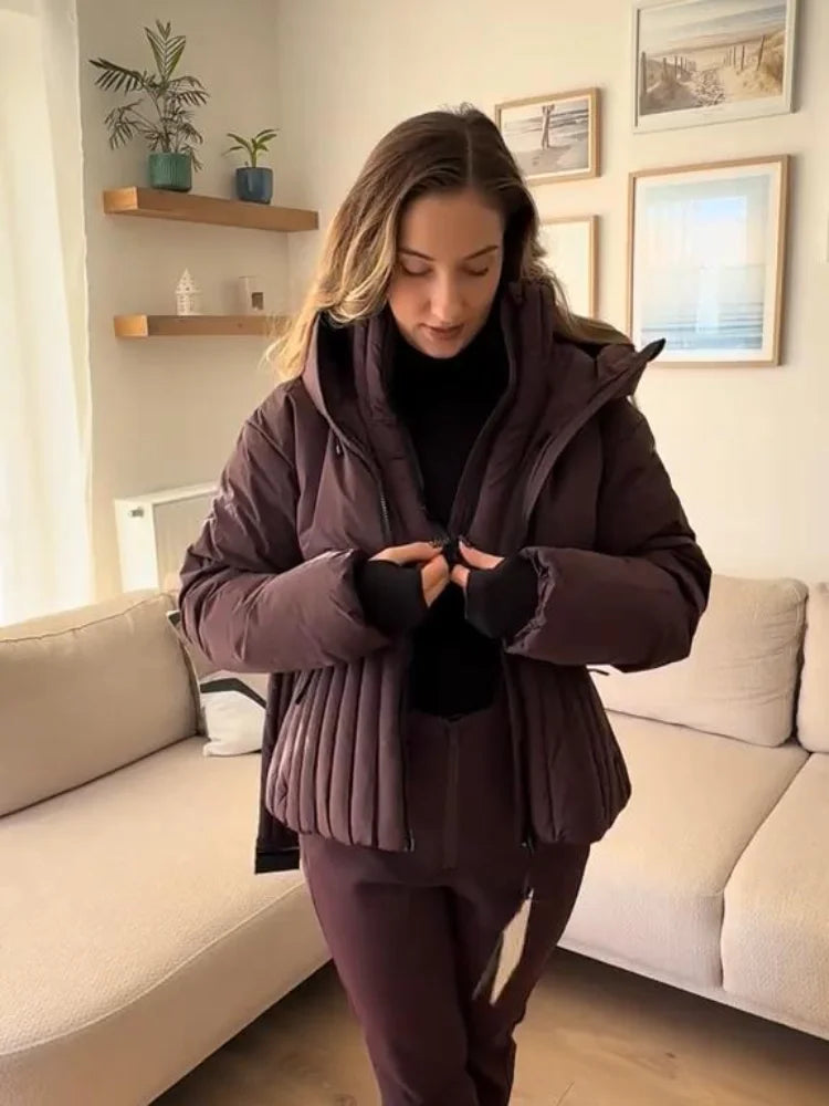 Tuta da sci bianca chic con cappuccio da donna con cintura in vita Calda tuta da neve monopezzo antipioggia Sport invernali Moda Lady Snowsuit