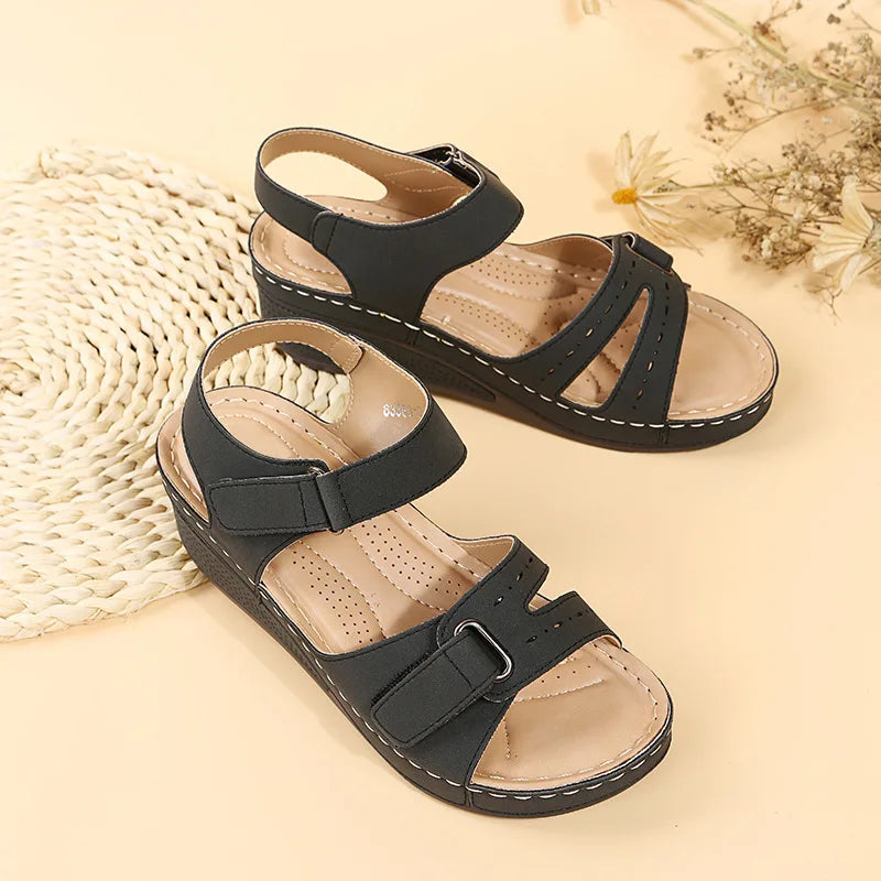 Sandali con zeppa estivi per donna 2025 Scarpe da spiaggia antiscivolo di nuova moda Donna Sandali con plateau casual leggeri Mujer Plus Size