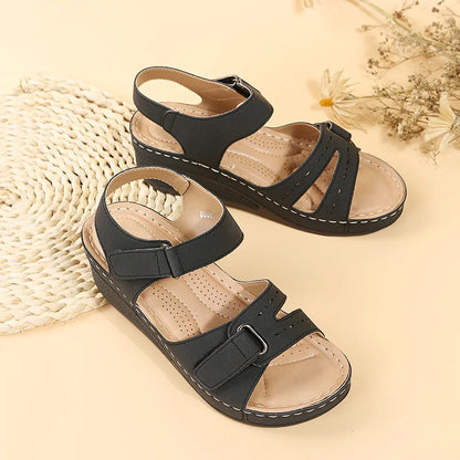 Sandali con zeppa estivi per donna 2025 Scarpe da spiaggia antiscivolo di nuova moda Donna Sandali con plateau casual leggeri Mujer Plus Size