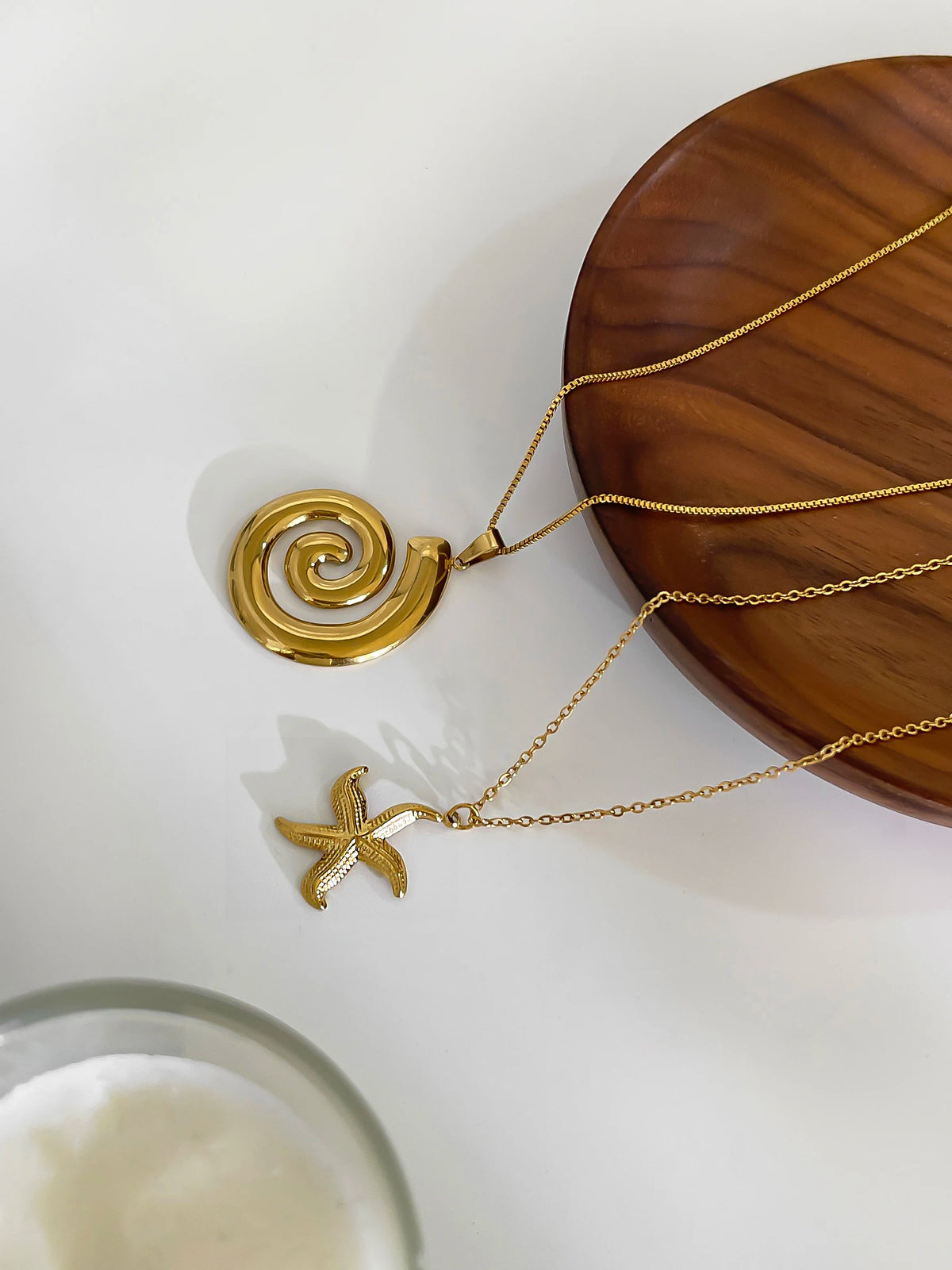 Peri'sbox New Fashion Starfish Hollow Vortex Collana con ciondolo a spirale per le donne Placcato oro 18 carati Appannamento Gioielli gratuiti Regali Estate