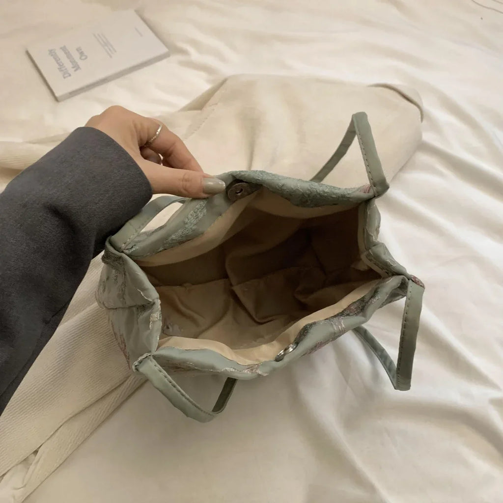 Borsa a tracolla da donna alla moda ricamata in stile cinese di vendita caldo 2026 Borsa di grande capacità di nuova tendenza estiva