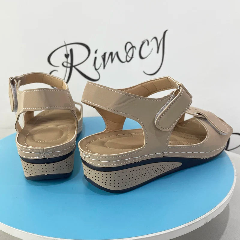 Sandali con zeppa estivi per donna 2025 Scarpe da spiaggia antiscivolo di nuova moda Donna Sandali con plateau casual leggeri Mujer Plus Size