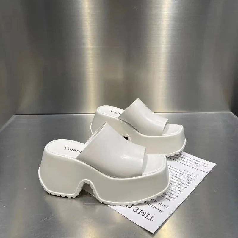 Pantoufles d'été pour femmes, sandales à plateforme tendance, pantoufles décontractées en cuir de luxe, pantoufles à talons hauts pour femmes, sandales à bout ouvert